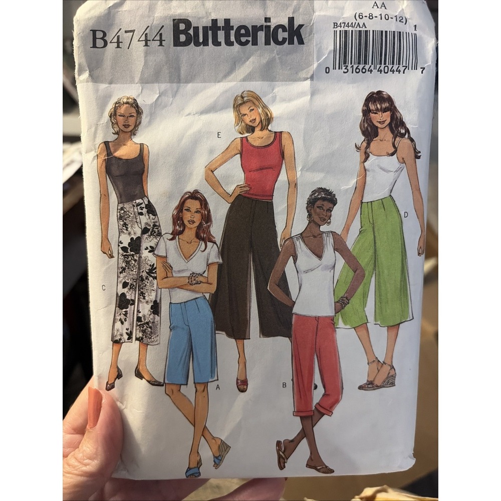 Butterick 4744 Misses / Miss Petite Shorts Capris Gaucho Sewing Pattern Cut Sz 8